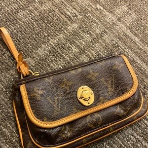 Louis Vuitton evening small clutch